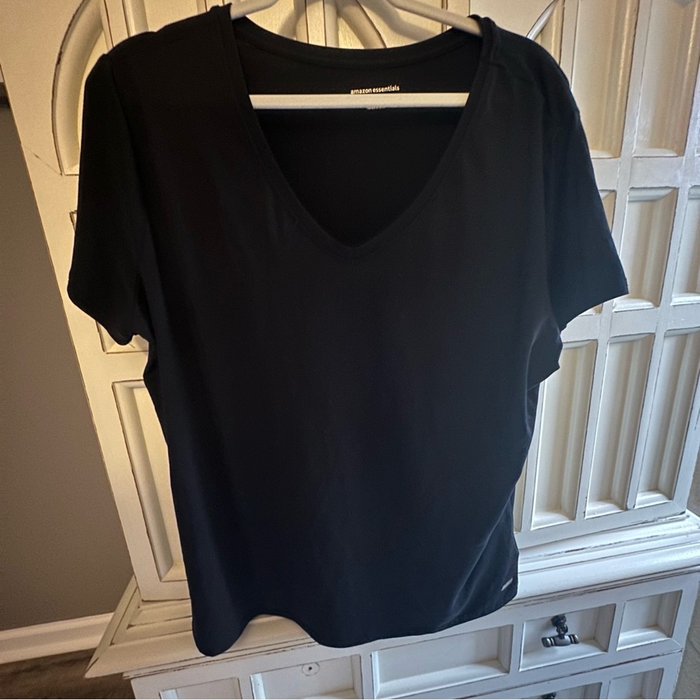 Amazon Essentials Black short sleeve tshirt XXL